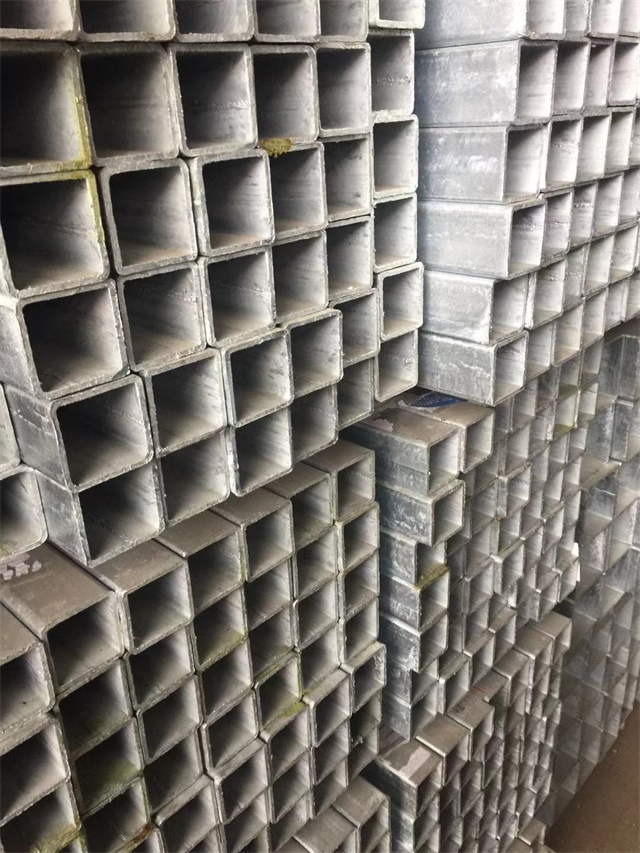 低合金 Q355B 丰满丰满丰满镀锌无缝方管 工程专用无缝丰满丰满丰满镀锌方管